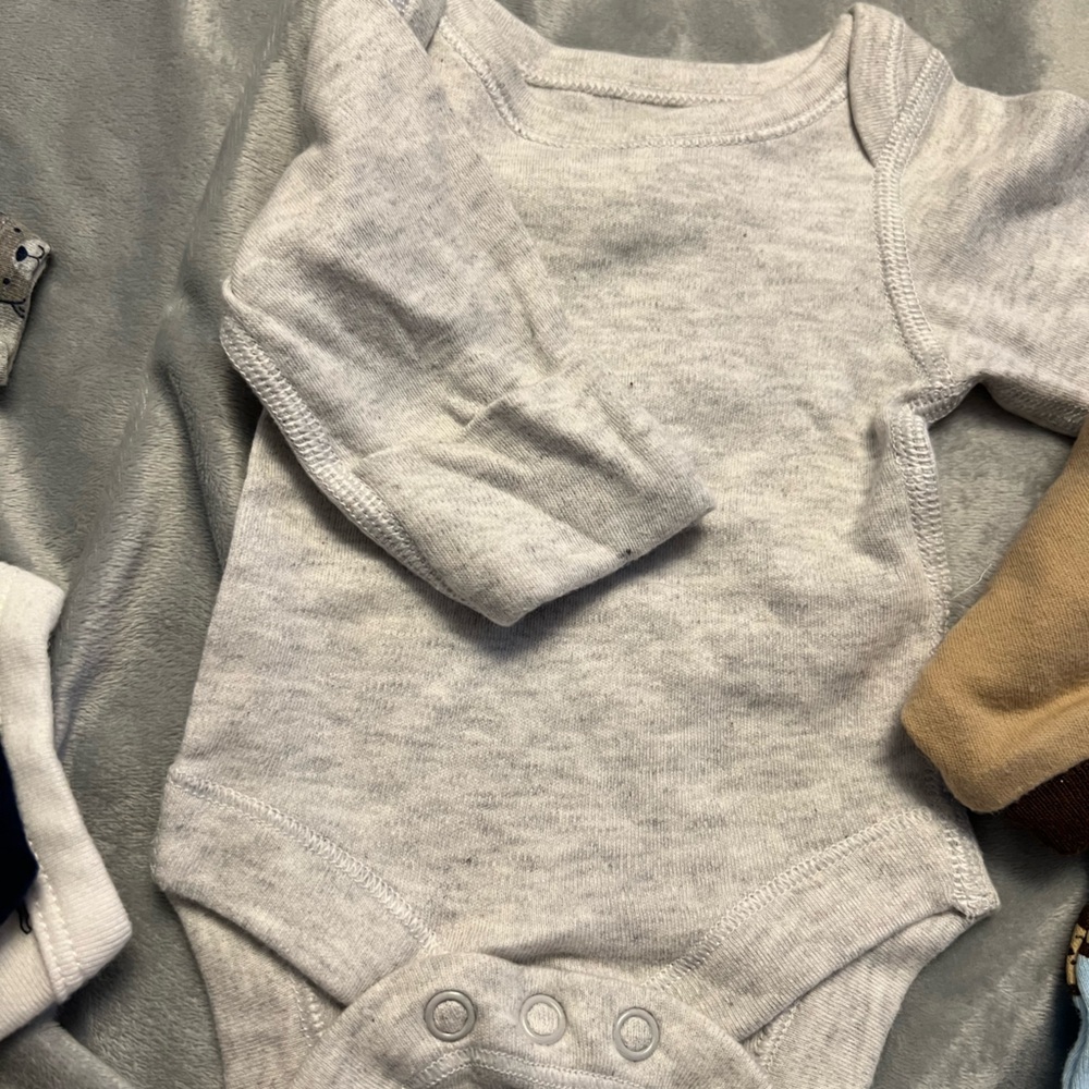 6c gently used preemie baby boy onesies pants sleeper clothes lot carters - Picture 7 of 16